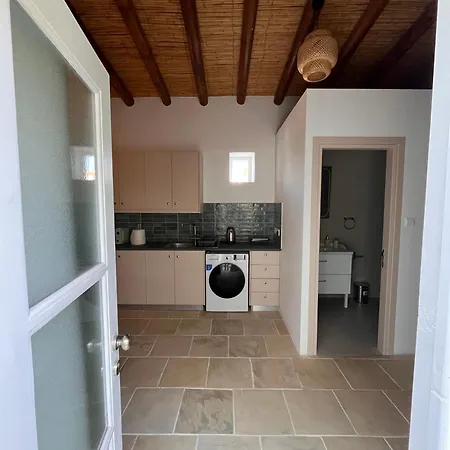 Kiti Traditional Residences Apartment