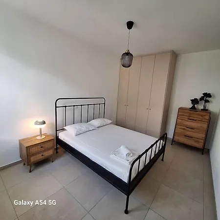 Kiti Traditional Residences דירה לרנקה