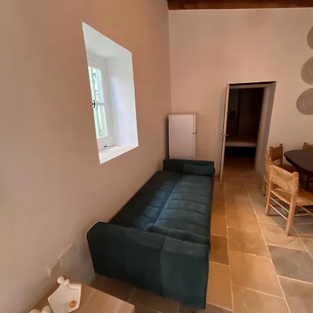 Kiti Traditional Residences דירה *